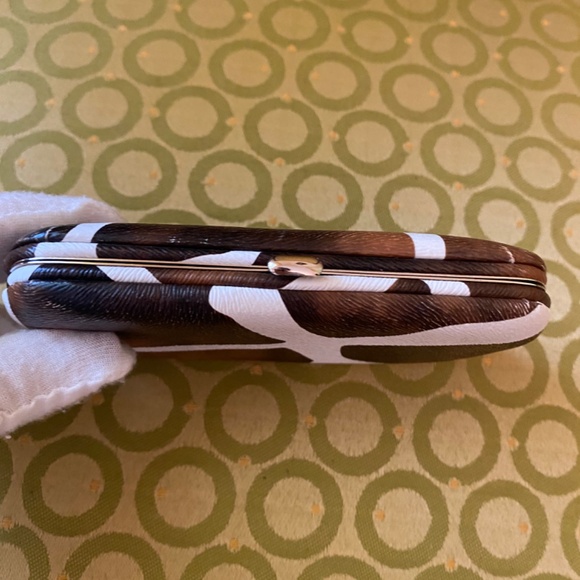 Small cow hide looking wallet - Picture 3 of 5